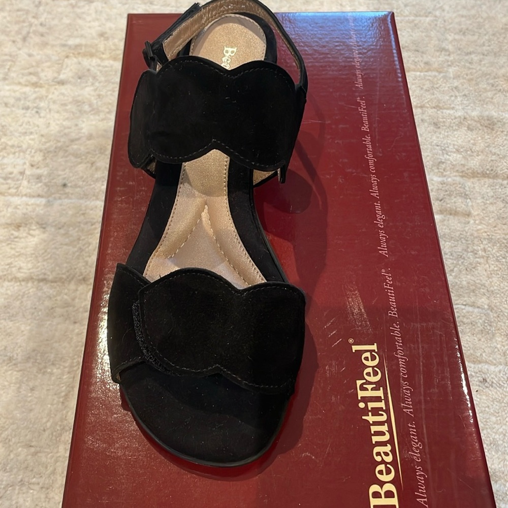 Beautifeel Black Velcro kitten heel